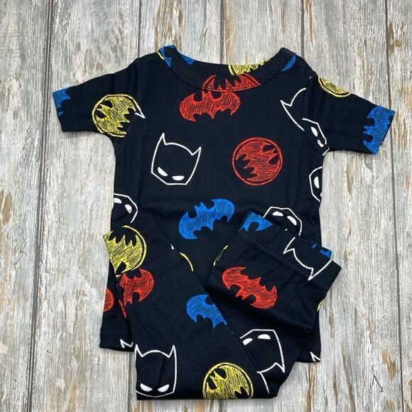 Batman & Dinosaur Snug Fit Short Sleeve Pajamas 2, 2-Piece Sets Size 12M - Picture 5 of 13